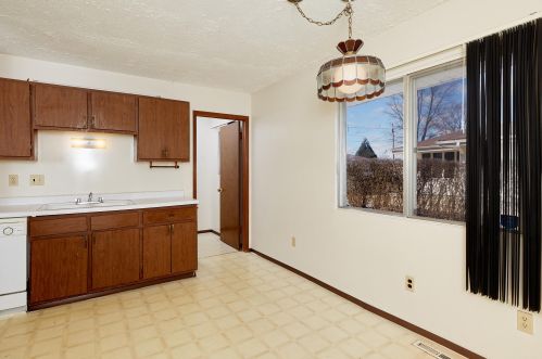 6345 102nd St, Milwaukee, WI 53225-1517