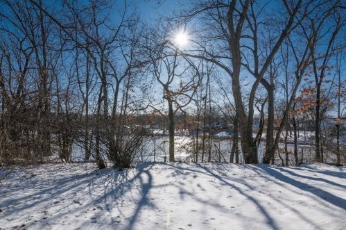 152 Lk Dr, Springfield MA 01151-1843 exterior