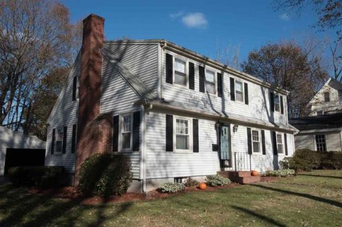 3 Roosevelt Ave, Dover, NH 03820-2701