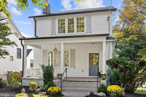 4420 Fessenden St, Washington DC  20016-4054 exterior