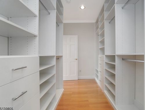 47 Hillside Ave, Berkeley Heights NJ 07922-1708 exterior