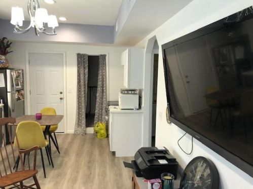 1233 96, Milwaukee WI 53214-2614 exterior