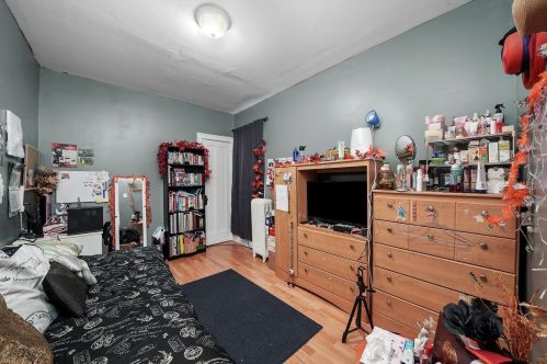 7235 Washtenaw Ave, Chicago IL  60645-1435 exterior