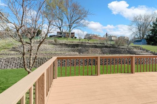 109 Darnley Dr, Moon Twp PA 15108-9752 exterior