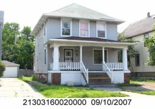 2705 76th St, Chicago, IL 60649-4313