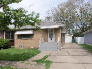 324 Illinois St, Joliet, IL 60436-2109