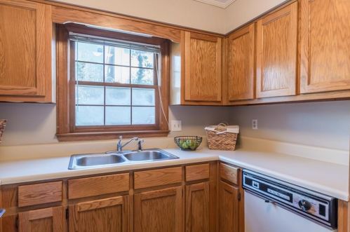 217 Braxton Pl, Tucker GA 30084-1872 exterior