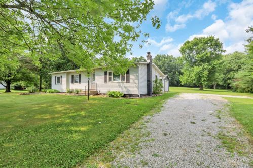 4306 Blacks Rd, Hebron OH 43025-9016 exterior