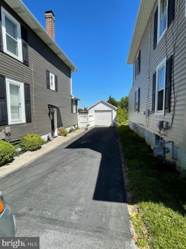 109 Elm Ave, Hanover PA 17331-1906 exterior