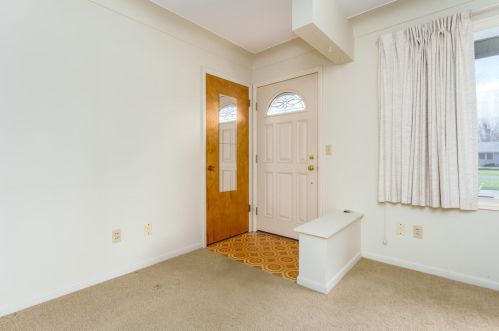 7776 Gleneagle Dr, Kalamazoo, MI 49048-9615