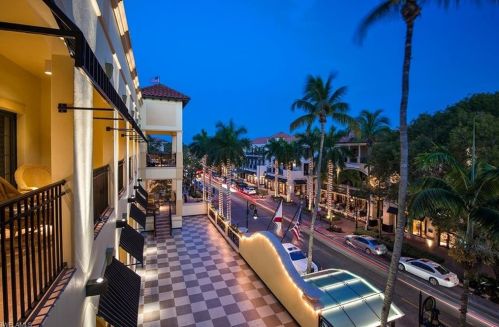 1100 8th Ave, Naples FL 34102-6928 exterior