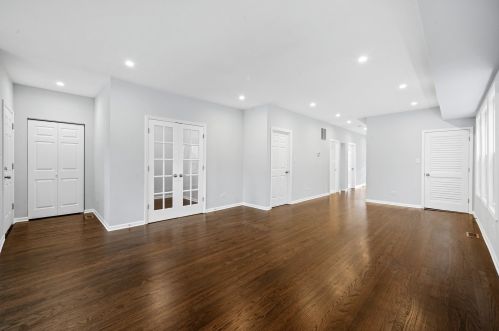 5917 Washtenaw Ave, Chicago IL  60659-3913 exterior