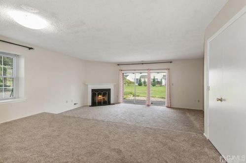 416 Northam Dr, New Brunswick NJ  08902-4238 exterior