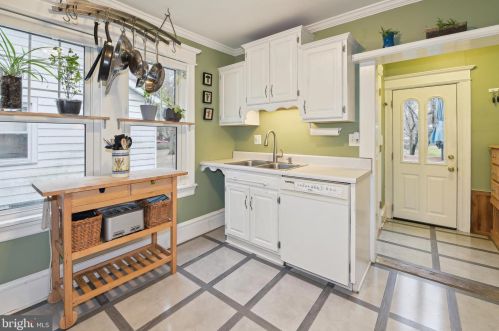 261 Crestmont Ter, Camden NJ  08108-1303 exterior