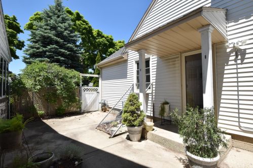 3912 71, Milwaukee WI 53220-2302 exterior