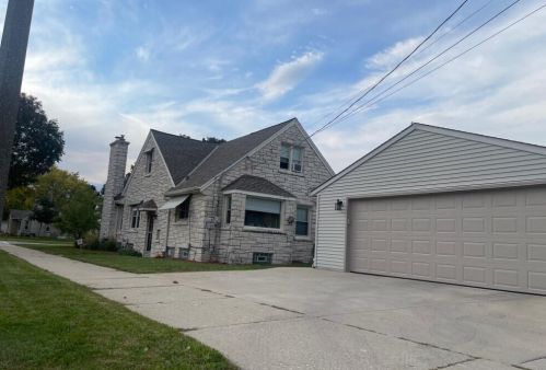 3000 84th St, Milwaukee, WI 53222-4708