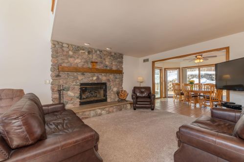 10430 Pne Rdg Rd, Milwaukee WI 53228-3236 exterior