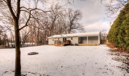 1516 Southlawn Dr, Wyoming MI exterior