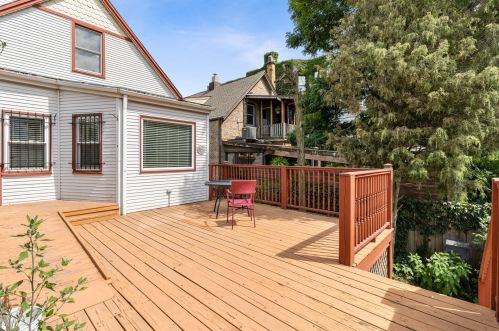 2436 Sawyer Ave, Chicago IL 60647-2517 exterior