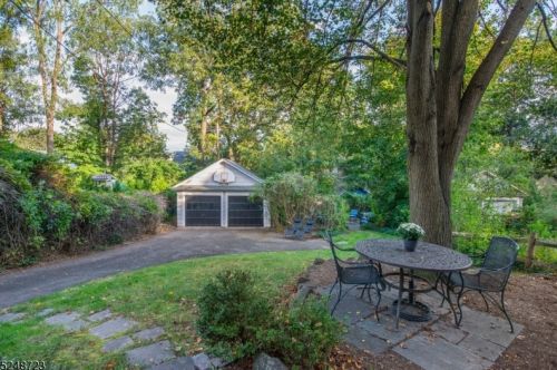 109 Christopher St, Montclair NJ 07042-4227 exterior