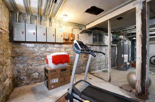 2649 Altgeld St, Chicago IL 60647-1872 exterior