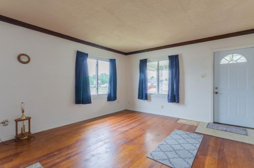 520 Somerset Ave, Mishawaka IN 46544-4568 exterior