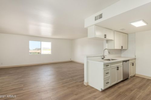 13407 8th St, Phoenix AZ  85022-5312 exterior