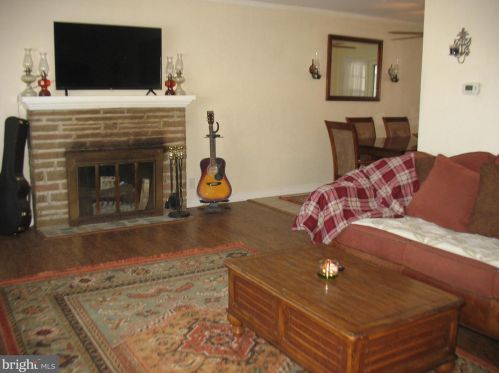 116 Lakeside Blvd, Trenton NJ 08610-1503 exterior