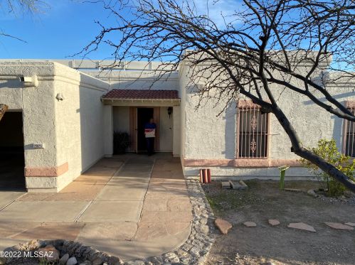 2821 Highcliff Dr, Tucson AZ  85745-3553 exterior