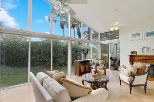 6756 Molakai Cir, Boynton Beach FL 33437-7025 exterior