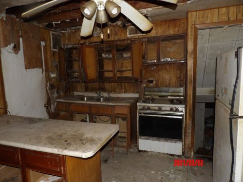 9660 Oglesby Ave, Chicago, IL 60617-4866