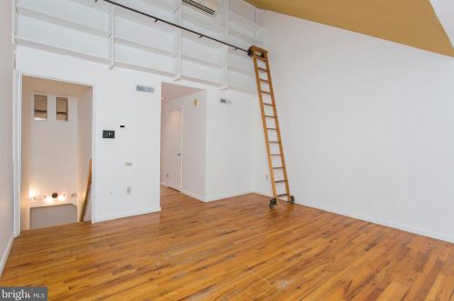 421 13 St, Philadelphia PA 19147-1142 exterior