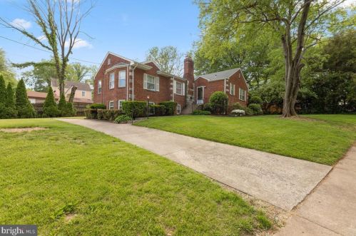 3216 Paul Dr, Silver Spring, MD 20902-2425