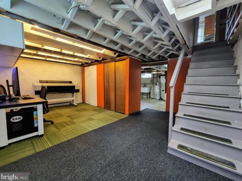 136 School Ln, Media PA 19064-2519 exterior