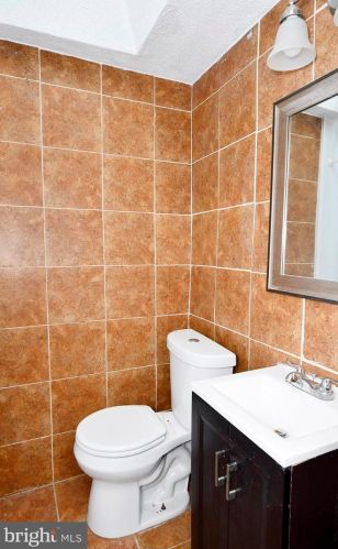 1152 Wycombe Ave, Darby PA 19023-1427 exterior