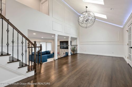 6 Stevens Pl, Hazlet NJ  07730-1205 exterior