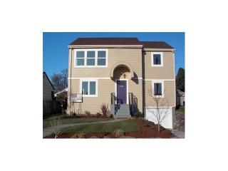 8639 36th Ave, Seattle WA  98126-3609 exterior