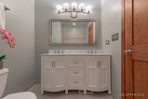 957 Honore St, Chicago IL 60657-2007 exterior