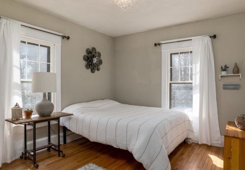 183 Meadowbrook Rd, Springfield MA 01106-1341 exterior