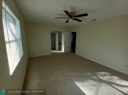 1662 Carillo Ave, Fort Pierce FL 34953-1745 exterior