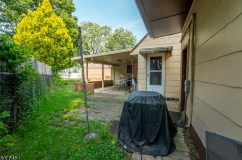 1036 Richard Blvd, Rahway NJ 07065-1937 exterior