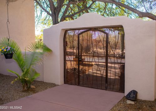 5575 Camino De Oeste, Tucson AZ 85742-9676 exterior