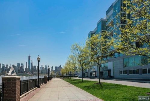 1000 Ave At Port Imperial Blvd, Union City NJ  07086 exterior