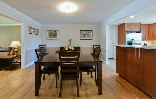 33 Edgewood Dr, Torrington CT 06790-5824 exterior