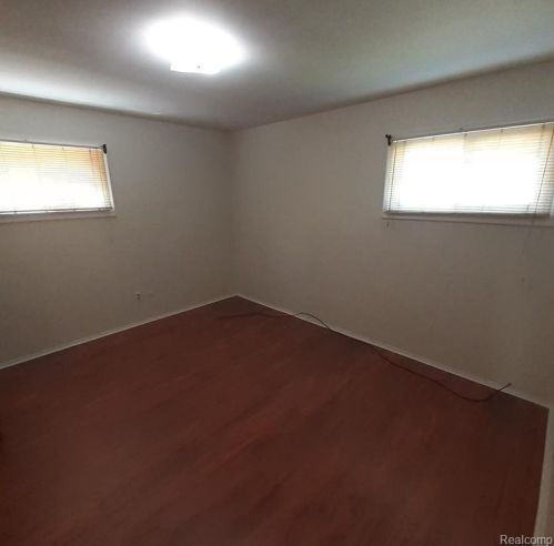 4938 Roosevelt Blvd, Dearborn Heights MI  48125-2539 exterior