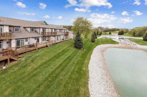 1918 Ravenswood Ln, Manitowoc WI 54220-1859 exterior