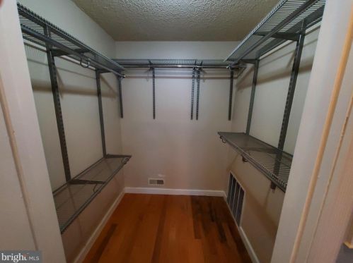 48 Lehavre Ct, Trenton NJ  08619-4723 exterior