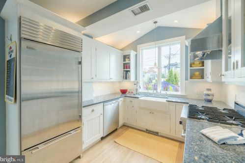 117 Peyton St, Alexandria VA 22314-2723 exterior