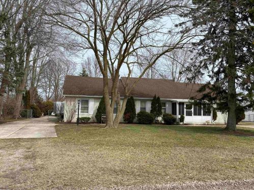 32047 Lakepoint St, New Baltimore MI 48047-3483 exterior