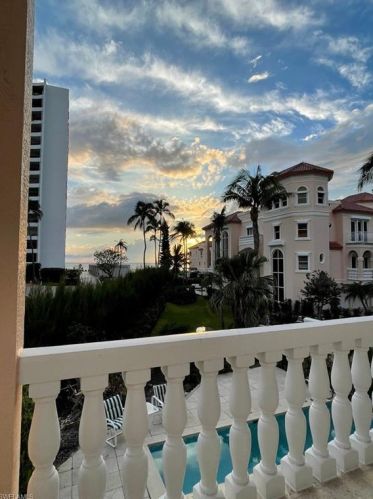 30 Casa Mar Ln, Naples FL 34103-3685 exterior